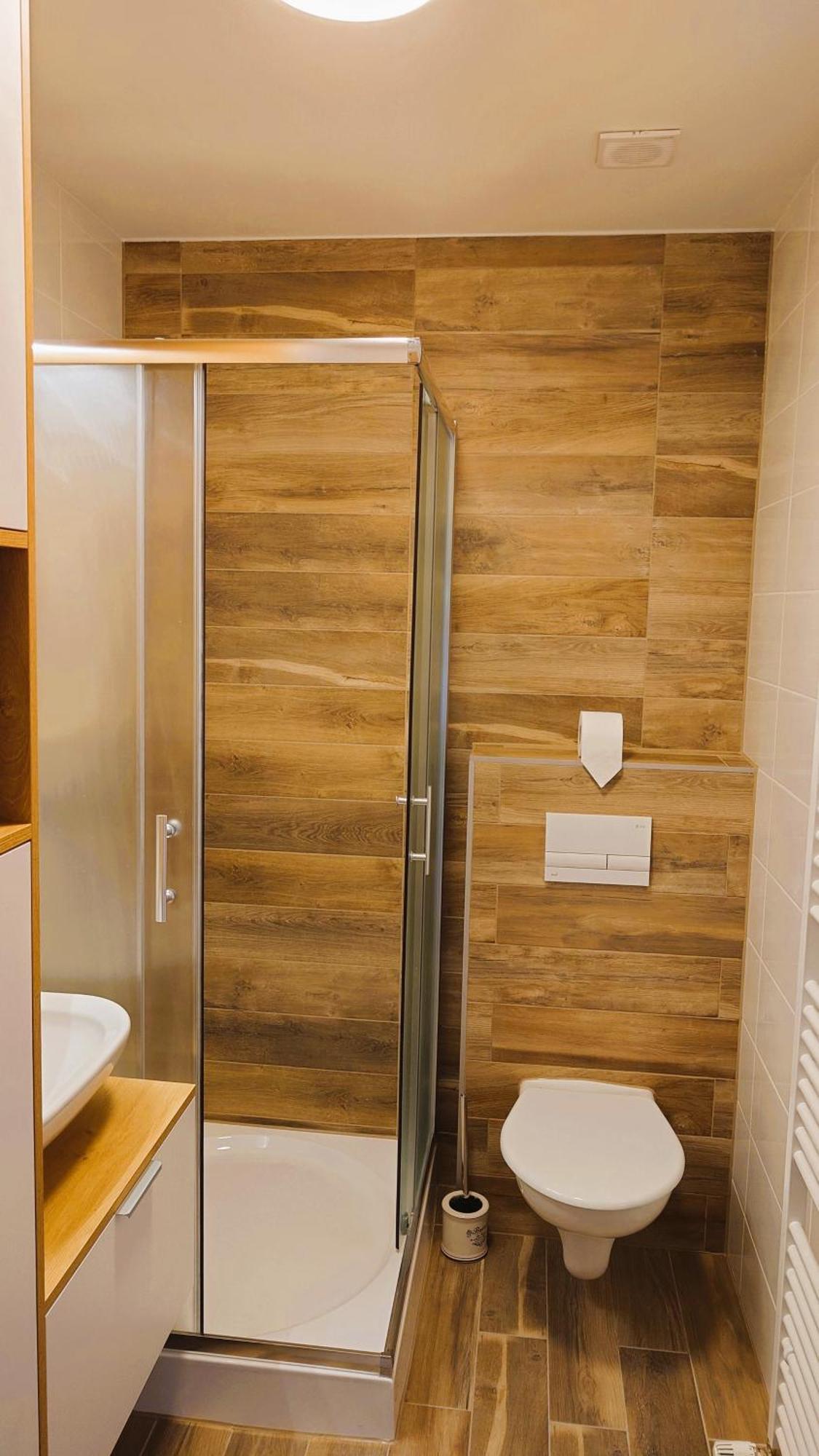 Apartman Nad Riekou Bešeňová Exterior foto